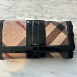 Authentic Burberry Beige and Black Checkered Wallet